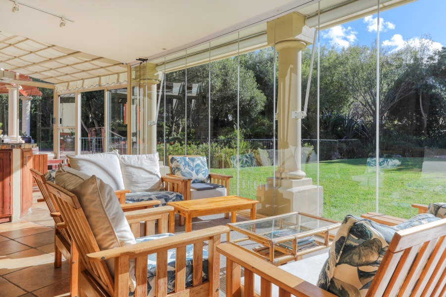 7 Bedroom Property for Sale in Zwaanswyk Western Cape